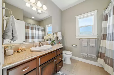 Bath - 2110 Cilantro Dr, Redding, CA 96003 photo 5 of 5