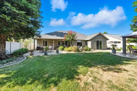 Exterior - 2110 Cilantro Dr, Redding, CA 96003 photo 11 of 13