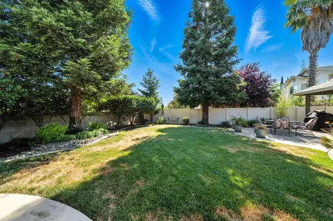 Exterior - 2110 Cilantro Dr, Redding, CA 96003 photo 10 of 13