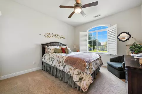 Bedroom - 2110 Cilantro Dr, Redding, CA 96003 photo 3 of 3