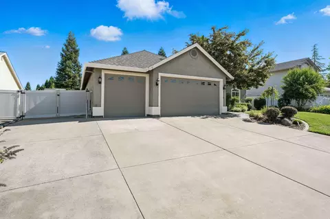 Exterior - 2110 Cilantro Dr, Redding, CA 96003 photo 12 of 13