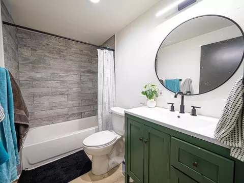 Bath - 760 Locust St, Redding, CA 96001 photo 1 of 3