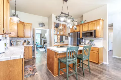 1187 Kirkwood Cir, Redding, CA 96003 photo 12