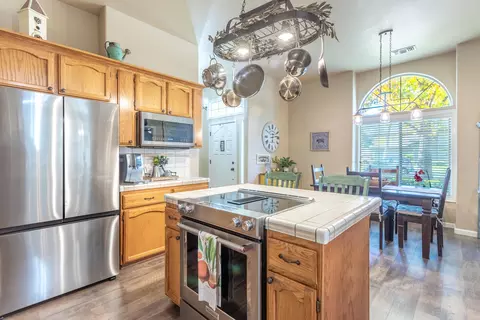 1187 Kirkwood Cir, Redding, CA 96003 photo 15