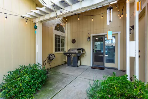 1187 Kirkwood Cir, Redding, CA 96003 photo 35
