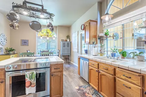 1187 Kirkwood Cir, Redding, CA 96003 photo 11