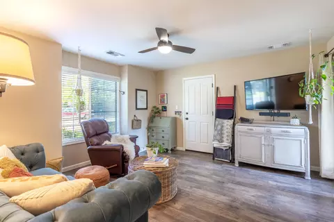 1187 Kirkwood Cir, Redding, CA 96003 photo 4