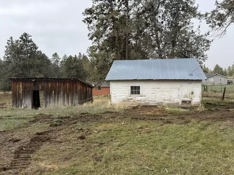 Exterior - 43045 Bridge St, Fall River Mills, CA 96028 photo 4 of 7