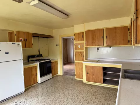 Kitchen - 43045 Bridge St, Fall River Mills, CA 96028 photo 1 of 2