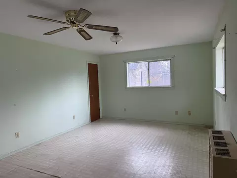 Bedroom - 43045 Bridge St, Fall River Mills, CA 96028 photo 1 of 2