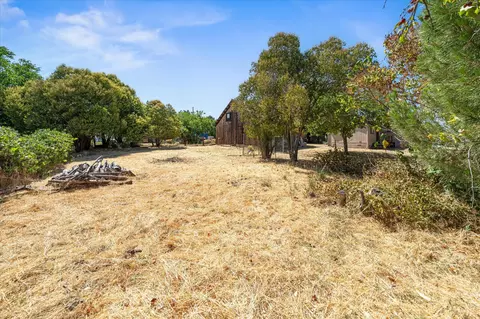 Exterior - 6535 Placer Rd, Igo, CA 96047 photo 9 of 13