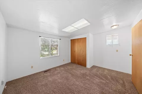 Bedroom - 6535 Placer Rd, Igo, CA 96047 photo 2 of 5