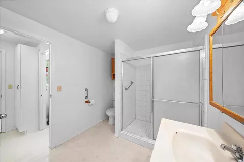 Bath - 6535 Placer Rd, Igo, CA 96047 photo 2 of 2