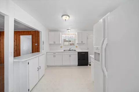 Kitchen - 6535 Placer Rd, Igo, CA 96047 photo 3 of 3