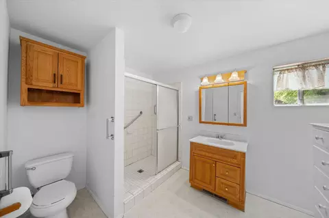 Bath - 6535 Placer Rd, Igo, CA 96047 photo 1 of 2