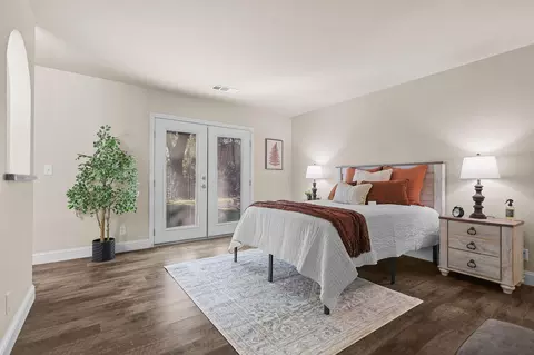 Bedroom - 3835 Riverview Dr, Redding, CA 96001 photo 1 of 7