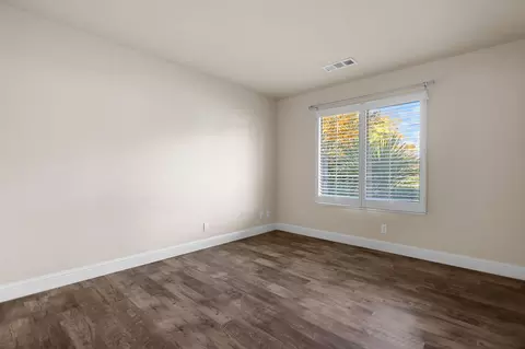 Bedroom - 3835 Riverview Dr, Redding, CA 96001 photo 4 of 7