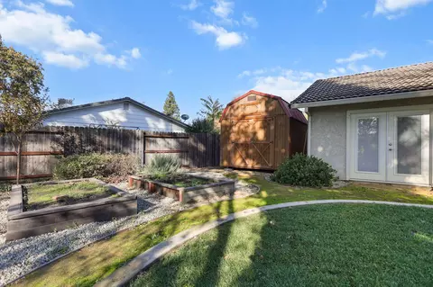 Exterior - 3835 Riverview Dr, Redding, CA 96001 photo 7 of 8