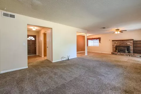 Living - 6781 Reflection St, Redding, CA 96001 photo 1 of 2