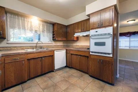 Kitchen - 6781 Reflection St, Redding, CA 96001 photo 1 of 1