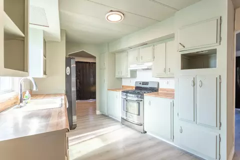 11037 Erickson Way, Redding, CA 96003 photo 4