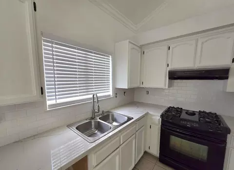 Kitchen - 454 Alamine Dr, Redding, CA 96003 photo 3 of 4