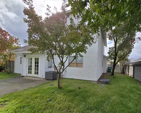 Exterior - 454 Alamine Dr, Redding, CA 96003 photo 5 of 7