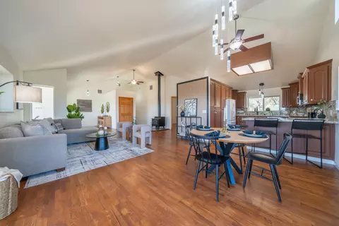 Dining - 21857 W Elk Trl, Redding, CA 96003 photo 2 of 3