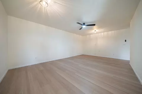 Living - 21857 W Elk Trl, Redding, CA 96003 photo 8 of 10