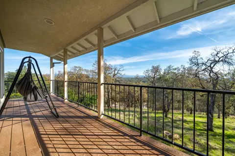 Exterior - 21857 W Elk Trl, Redding, CA 96003 photo 6 of 11