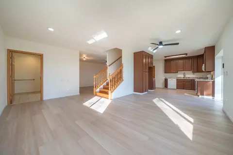 Living - 21857 W Elk Trl, Redding, CA 96003 photo 6 of 10