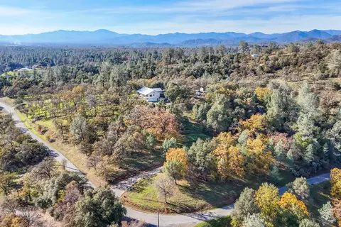 View/Area - 21857 W Elk Trl, Redding, CA 96003 photo 3 of 3