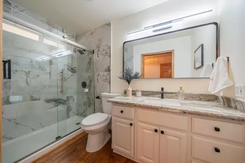 Bath - 21857 W Elk Trl, Redding, CA 96003 photo 2 of 4