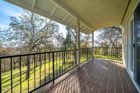 Exterior - 21857 W Elk Trl, Redding, CA 96003 photo 4 of 11