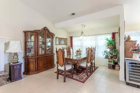 Dining - 4368 Wild Flower Way, Redding, CA 96001 photo 2 of 2