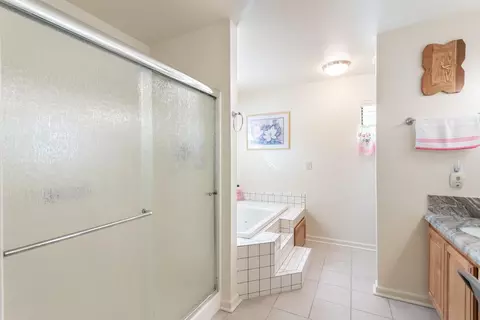 Bath - 4368 Wild Flower Way, Redding, CA 96001 photo 4 of 4