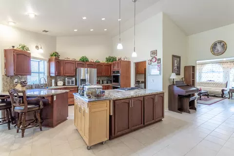Kitchen - 4368 Wild Flower Way, Redding, CA 96001 photo 3 of 5