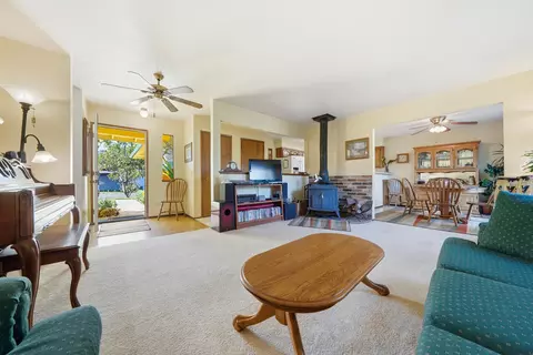 6921 Dennis Ct, Redding, CA 96001 photo 5