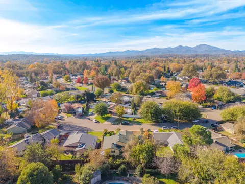6921 Dennis Ct, Redding, CA 96001 photo 26