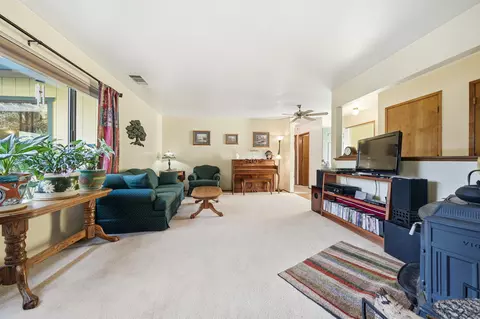 6921 Dennis Ct, Redding, CA 96001 photo 6