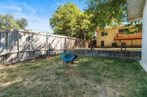 Exterior - 1514 Walbridge St, Red Bluff, CA 96080 photo 11 of 15