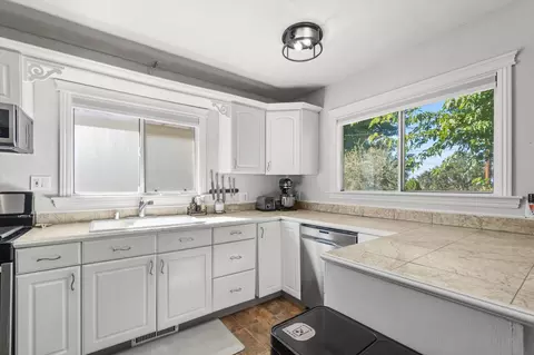 Kitchen - 1514 Walbridge St, Red Bluff, CA 96080 photo 1 of 2