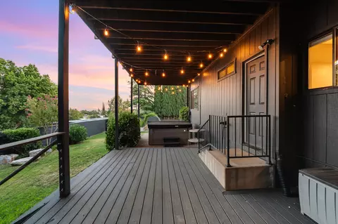 Exterior - 3357 Oakwood Pl, Redding, CA 96001 photo 7 of 14