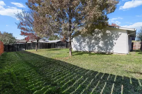 Exterior - 1261 Woodside Meadows Dr, Redding, CA 96002 photo 6 of 7