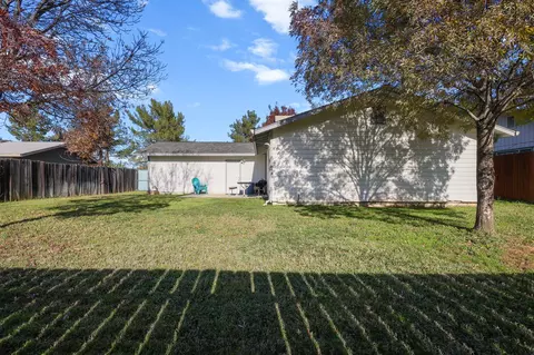 Exterior - 1261 Woodside Meadows Dr, Redding, CA 96002 photo 5 of 7