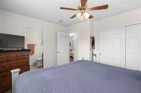 Bedroom - 1261 Woodside Meadows Dr, Redding, CA 96002 photo 2 of 4
