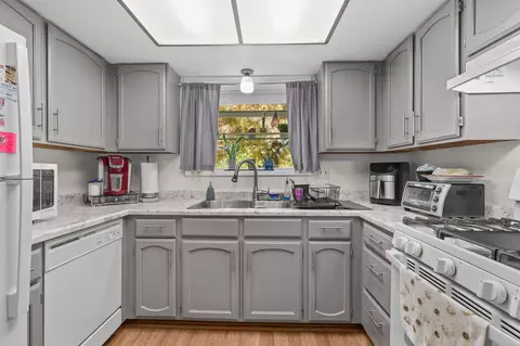 Kitchen - 1261 Woodside Meadows Dr, Redding, CA 96002 photo 1 of 1