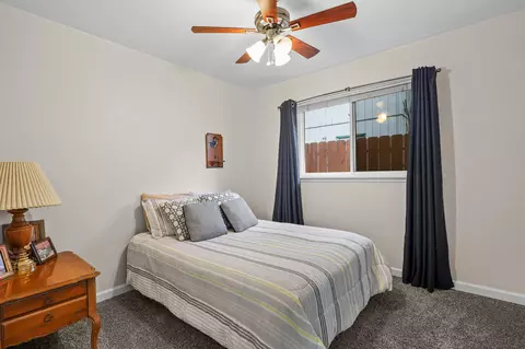 Bedroom - 1261 Woodside Meadows Dr, Redding, CA 96002 photo 3 of 4