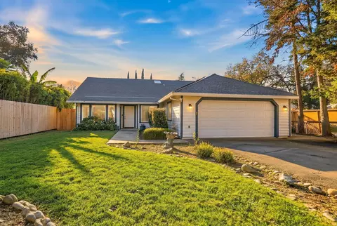 3385 Pioneer Ln, Redding, CA 96001
