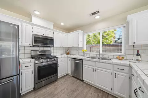 Kitchen - 3385 Pioneer Ln, Redding, CA 96001 photo 1 of 2